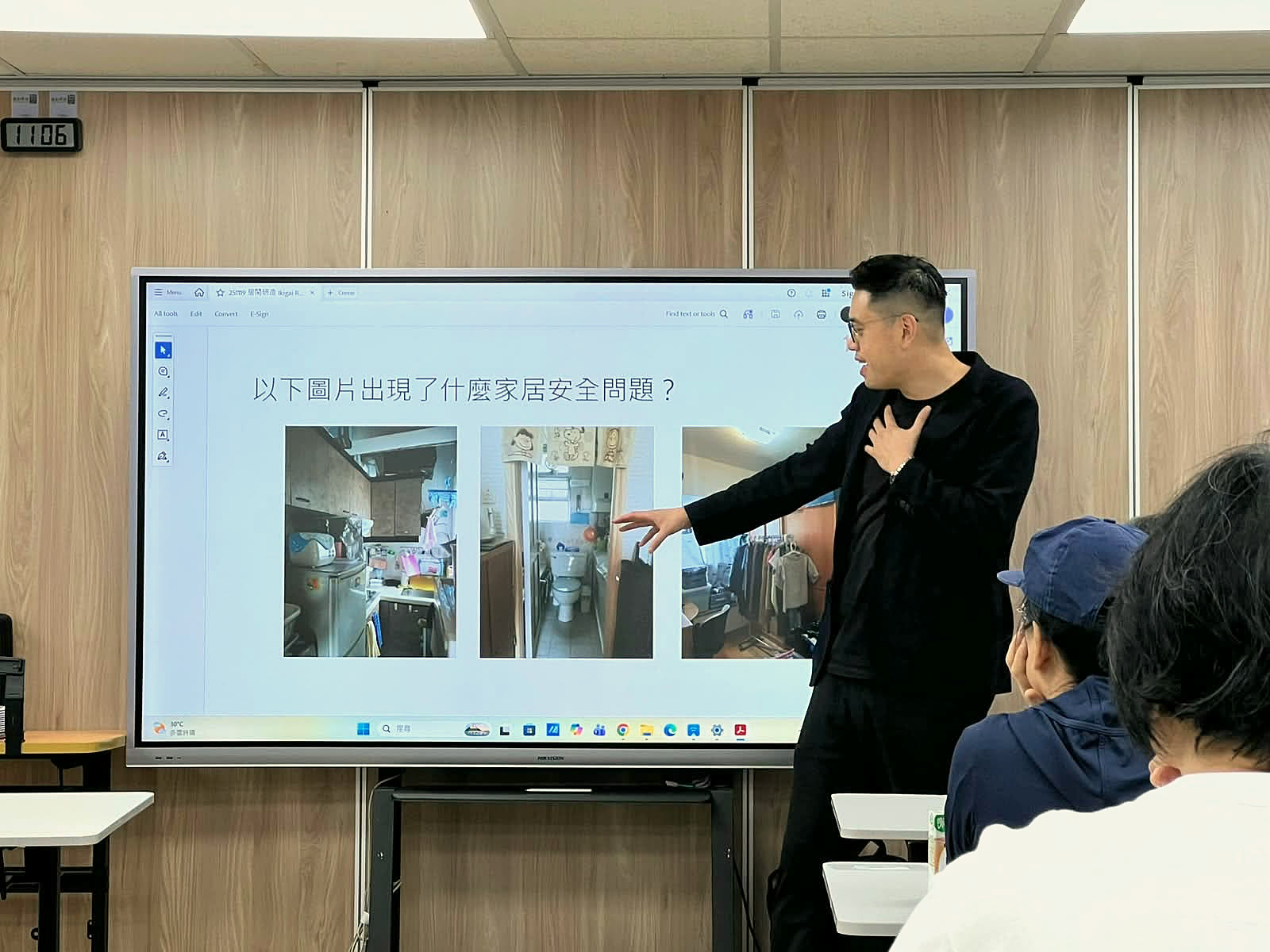 東涌長者家居安全培訓現場：講者以「以下圖片出現了什麼家居安全問題？」幻燈片展示三張香港家居實景相片